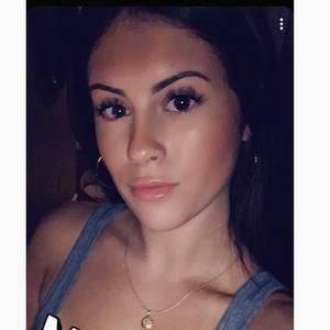 Meet your Posher, Desiree